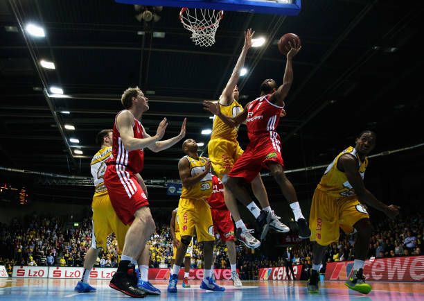 队回到俱乐 队回到俱乐