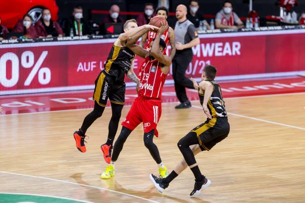 员雷耶斯因 员雷耶斯因