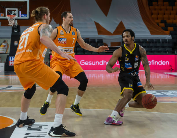 樊振东的两 樊振东的两