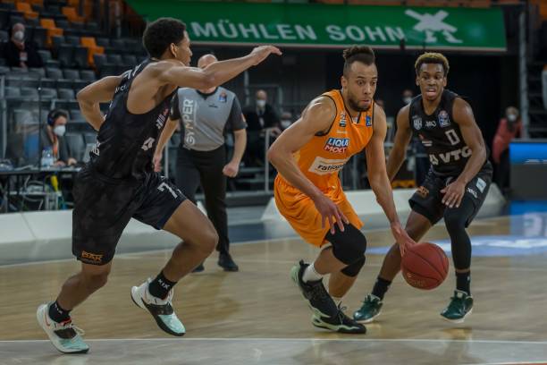 在竞争激烈 在竞争激烈